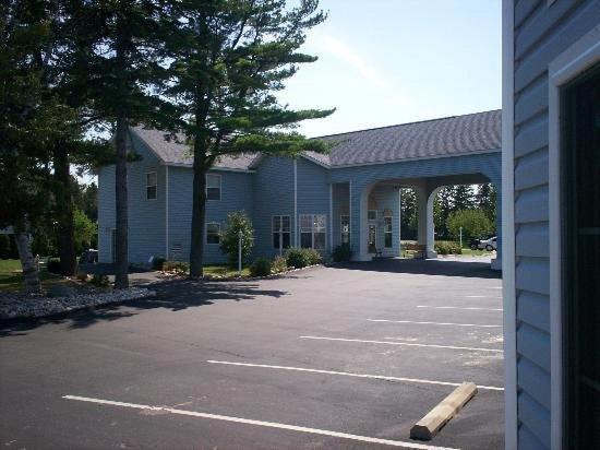 Great Mackinaw Beachfront Hotel Макіно-Сіті Екстер'єр фото