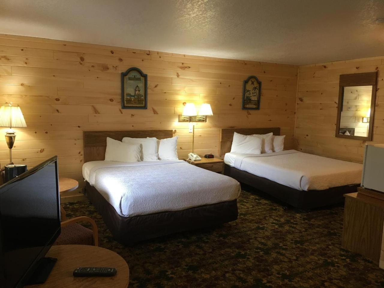 Great Mackinaw Beachfront Hotel Макіно-Сіті Екстер'єр фото